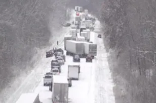 ΗΠΑ: Καραμπόλα 45 αυτοκινήτων λόγω χιονόπτωσης