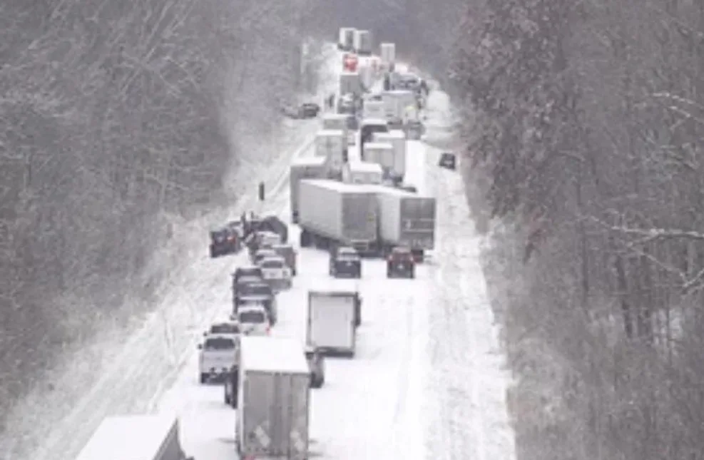 ΗΠΑ: Καραμπόλα 45 αυτοκινήτων λόγω χιονόπτωσης