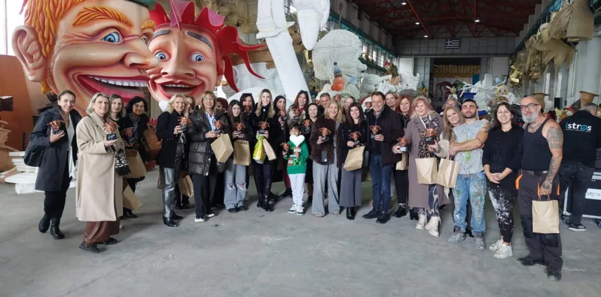 Πάτρα: Εκεί όπου γεννιέται το Πατρινό Καρναβάλι - Εντυπωσίασε η ξενάγηση των εκπροσώπων των Επιμελητηρίων στο Καρναβαλικό Εργαστήρι