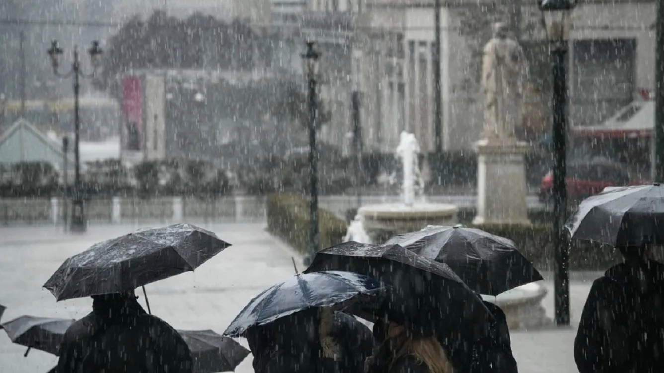 Τσατραφύλλιας: «Η κακοκαιρία Byron δεν έχει τελειώσει» - Σοβαρά προβλήματα σε Αττική, 100+ κλήσεις στην Άμεση Δράση