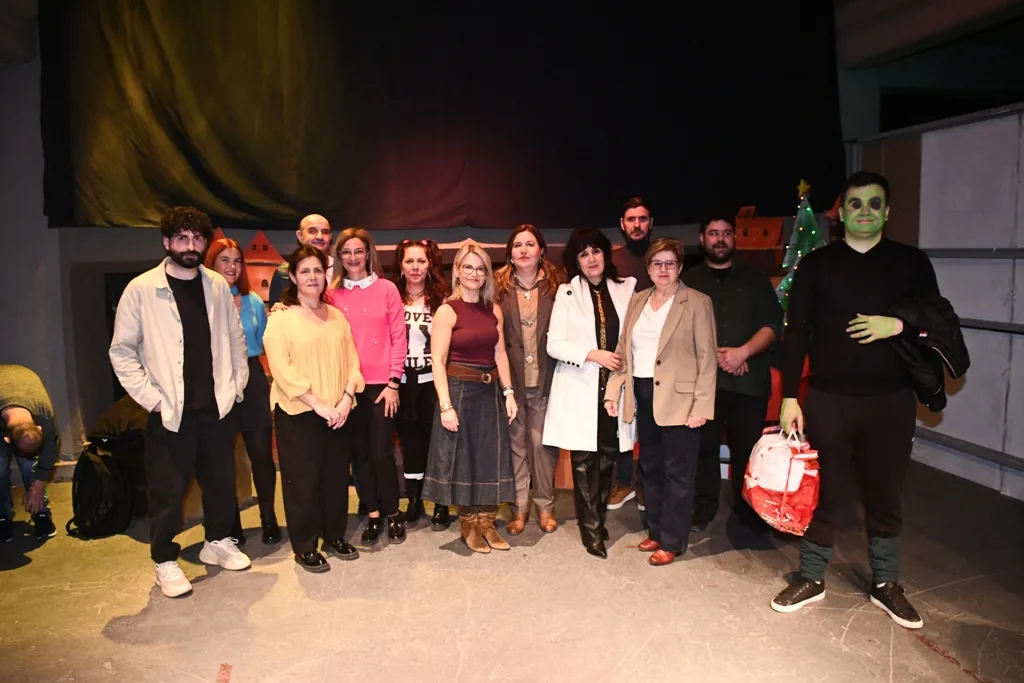 Όταν η αγάπη έγινε πρωταγωνίστρια: Τα παιδιά του ΚΔΑΠΑμεΑ «Άμπετ Χασμάν» γέμισαν το Λιθογραφείο Χριστούγεννα ΦΩΤΟ