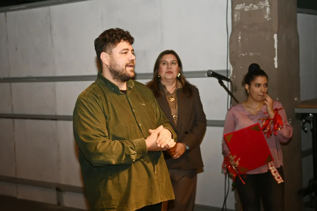 Όταν η αγάπη έγινε πρωταγωνίστρια: Τα παιδιά του ΚΔΑΠΑμεΑ «Άμπετ Χασμάν» γέμισαν το Λιθογραφείο Χριστούγεννα ΦΩΤΟ