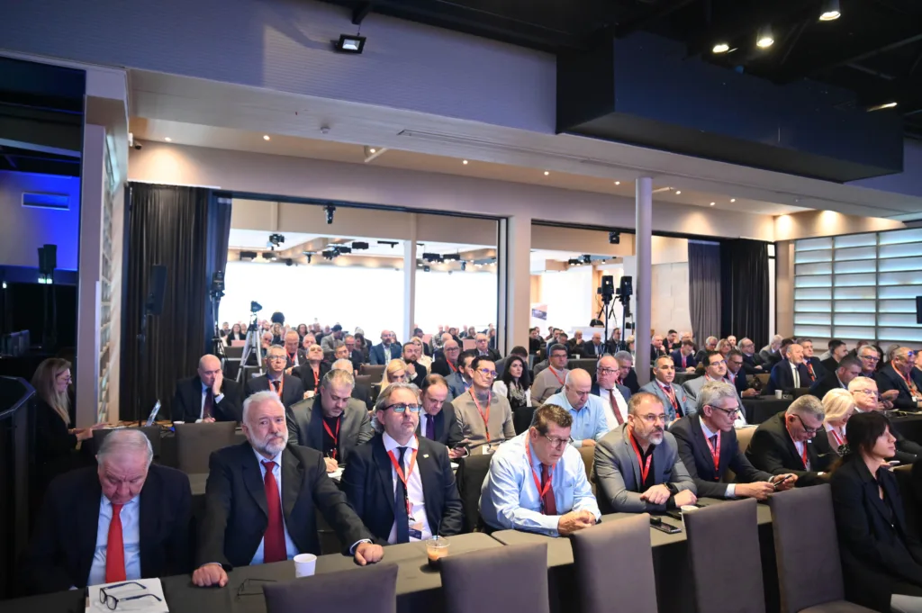 Πάτρα: Όσα συνέβησαν στη δεύτερη μέρα της Γενικής Συνέλευσης της ΚΕΕΕ ΦΩΤΟ