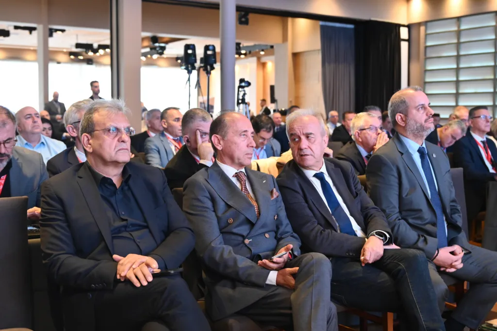 Πάτρα: Όσα συνέβησαν στη δεύτερη μέρα της Γενικής Συνέλευσης της ΚΕΕΕ ΦΩΤΟ