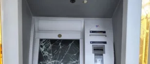 Έβαλαν βόμβα σε ΑΤΜ! Το ανατίναξαν και τα χρήματα έγιναν φύλλο και φτερό! ΦΩΤΟ