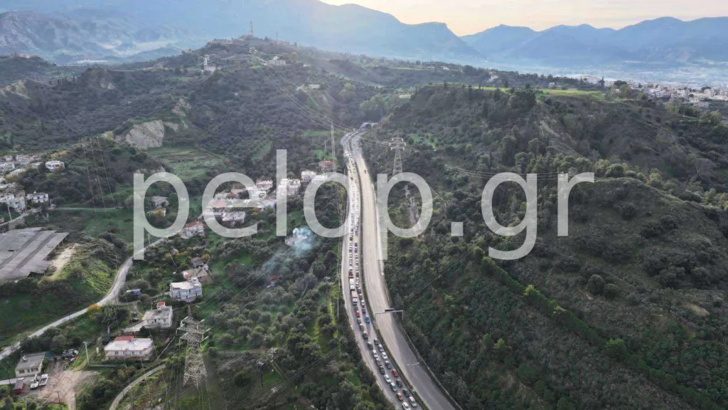 Κυκλοφοριακό έμφραγμα στην Πάτρα: Ο Γολγοθάς των οδηγών συνεχίζεται ΦΩΤΟ