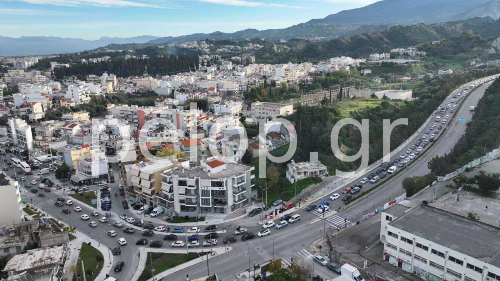 Κυκλοφοριακό έμφραγμα στην Πάτρα: Ο Γολγοθάς των οδηγών συνεχίζεται ΦΩΤΟ