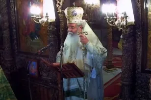Κοζάνη: Αίσθηση προκάλεσε το κήρυγμα του Μητροπολίτη: «Όλοι κυκλοφορούν με ένα σκυλί πια»