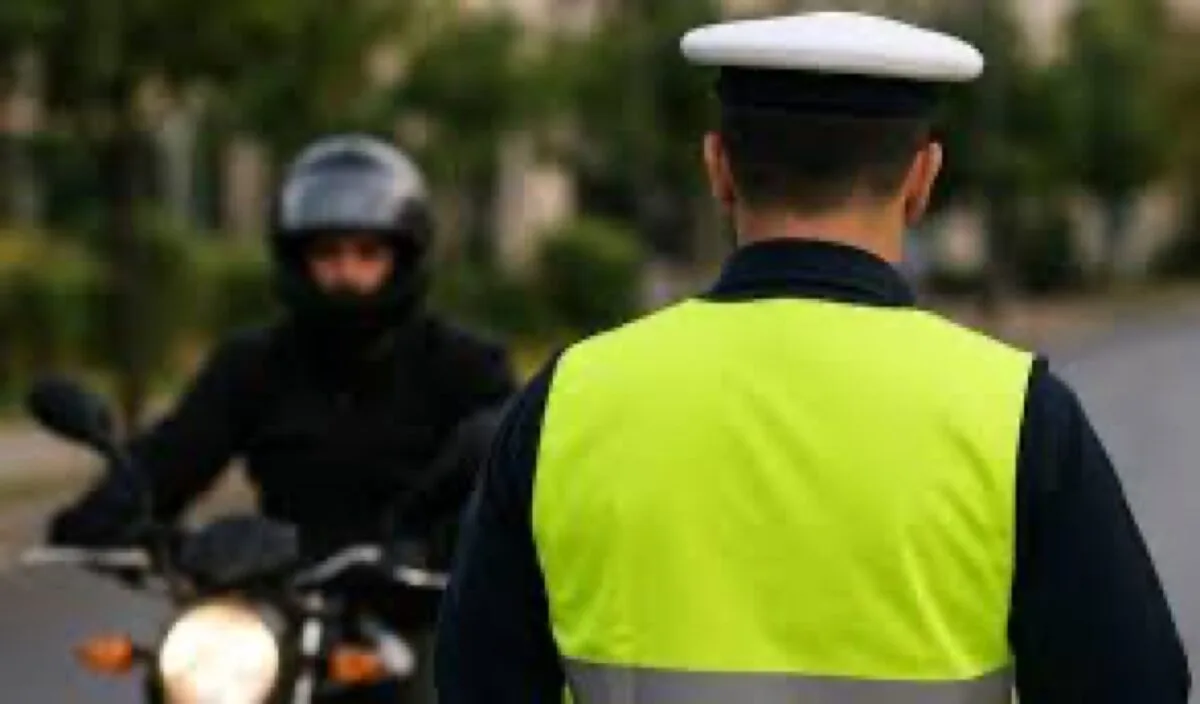 «Μηδενική ανοχή στη μη χρήση κράνους»: Πάνω από 1.000 παραβάσεις στην Ελλάδα σε μία εβδομάδα