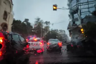 Διακοπή κυκλοφορίας στην οδό Πειραιώς λόγω συσσώρευσης υδάτων