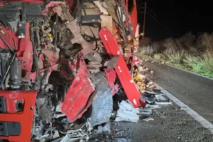 Σφοδρή σύγκρουση από δύο νταλίκες και ένα αυτοκίνητο στην Αμφίκλεια, ΒΙΝΤΕΟ