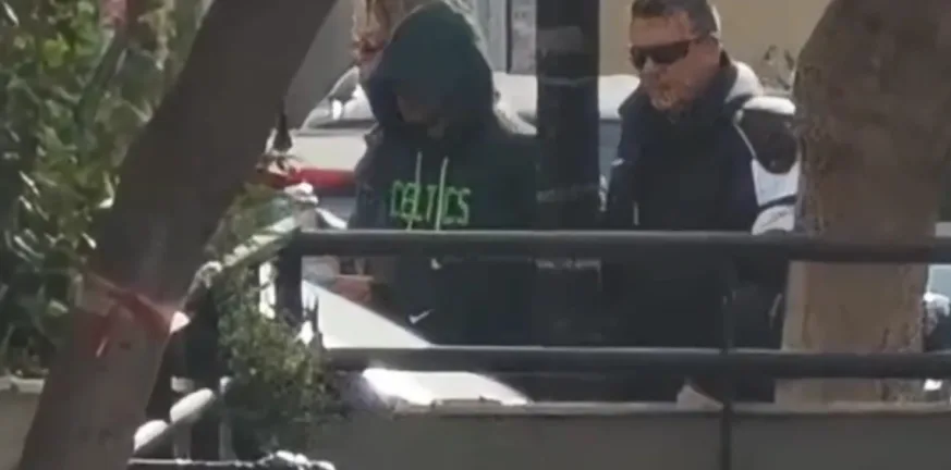 Κουκουλοφόρος στην Ευελπίδων ο 29χρονος που σκότωσε σε τροχαίο τον 24χρονο Σωτήρη στη Λούτσα