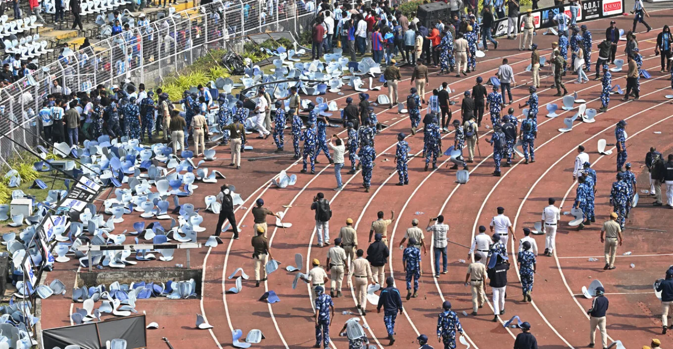 Ινδία: Τρομερά επεισόδια επειδή ο Μέσι εμφανίστηκε μόνο για λίγα λεπτά στην Καλκούτα, ΒΙΝΤΕΟ Ινδία: Τρομερά επεισόδια επειδή ο Μέσι εμφανίστηκε μόνο για λίγα λεπτά στην Καλκούτα, ΒΙΝΤΕΟ