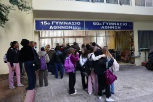 Κυψέλη: Μαχαίρι «πεταλούδα», αίματα στο πάτωμα και μαρτυρίες μαθητών – Νέα στοιχεία για το περιστατικό στο 60ό Γυμνάσιο