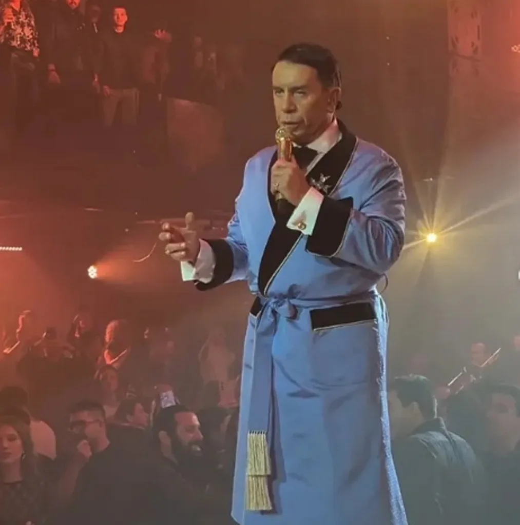 Η πρεμιέρα Μαζωνάκη και το μήνυμα μετά την καταγγελία σε βάρος του ΦΩΤΟ