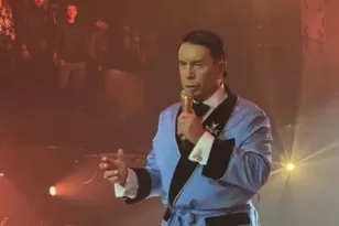 Η πρεμιέρα Μαζωνάκη και το μήνυμα μετά την καταγγελία σε βάρος του ΦΩΤΟ