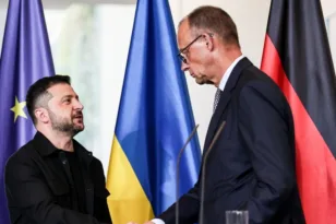 Στο Βερολίνο τη Δευτέρα ο Ζελένσκι: Πυρετός διαβουλεύσεων για το ουκρανικό