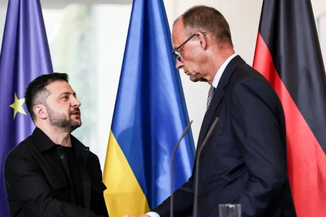 Στο Βερολίνο τη Δευτέρα ο Ζελένσκι: Πυρετός διαβουλεύσεων για το ουκρανικό