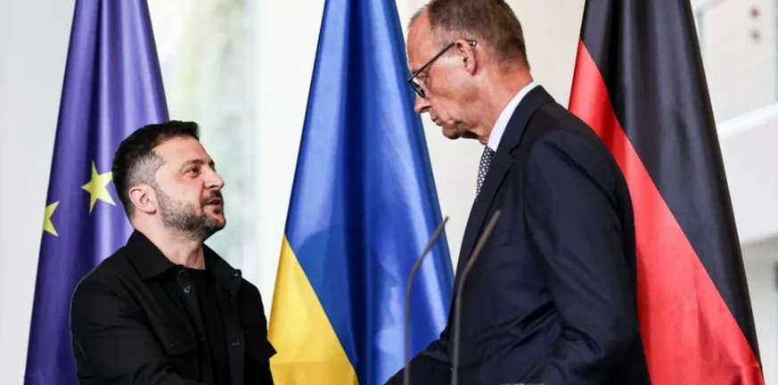 Στο Βερολίνο τη Δευτέρα ο Ζελένσκι: Πυρετός διαβουλεύσεων για το ουκρανικό