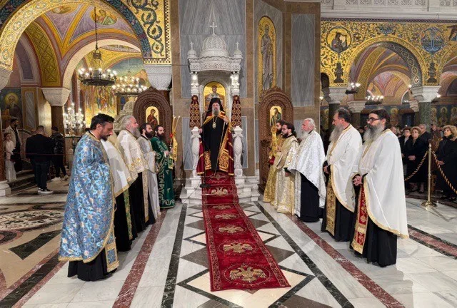 Ατελείωτο προσκύνημα στον Πρωτόκλητο: Χιλιάδες πιστοί στην Πάτρα για τον Απόστολο Ανδρέα ΦΩΤΟ