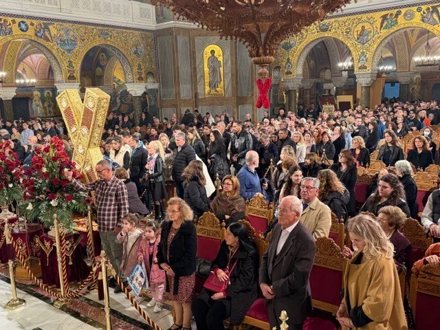 Ατελείωτο προσκύνημα στον Πρωτόκλητο: Χιλιάδες πιστοί στην Πάτρα για τον Απόστολο Ανδρέα ΦΩΤΟ