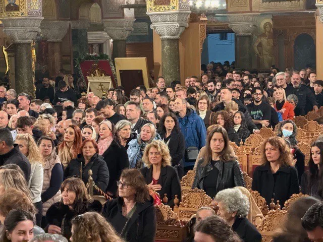 Ατελείωτο προσκύνημα στον Πρωτόκλητο: Χιλιάδες πιστοί στην Πάτρα για τον Απόστολο Ανδρέα ΦΩΤΟ