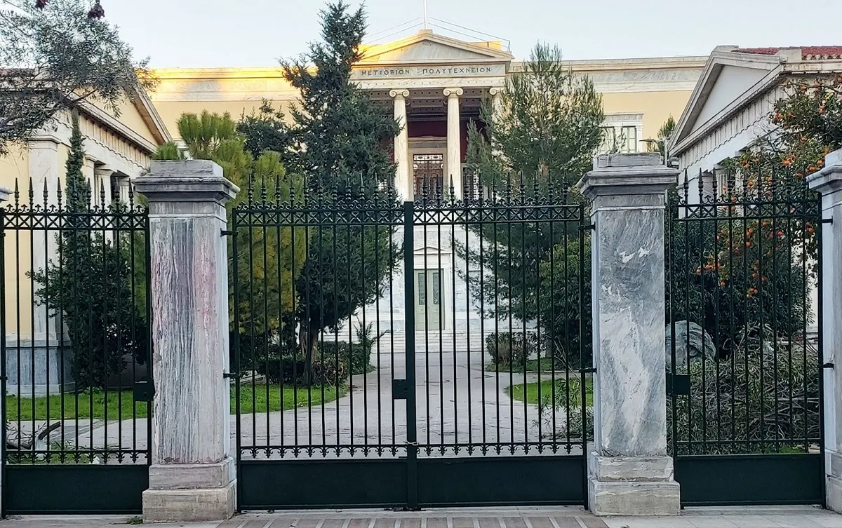 Κόντρα δύο καθηγητών του ΕΜΠ για τα… μάτια φοιτήτριας: Τρικάκια, ψεύτικα ραντεβού και κατηγορίες εκδίκησης στη Δικαιοσύνη Κόντρα δύο καθηγητών του ΕΜΠ για τα… μάτια φοιτήτριας: Τρικάκια, ψεύτικα ραντεβού και κατηγορίες εκδίκησης στη Δικαιοσύνη