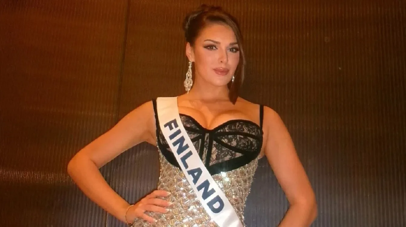 Σάλος στη Φινλανδία: Η Miss Finland έχασε τον τίτλο της μετά τη ρατσιστική χειρονομία σε φωτογραφία Σάλος στη Φινλανδία: Η Miss Finland έχασε τον τίτλο της μετά τη ρατσιστική χειρονομία σε φωτογραφία