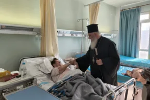 Στο πλευρό των ασθενών ανήμερα Χριστουγέννων: Ποιμαντική επίσκεψη του Μητροπολίτη Καλαβρύτων και Αιγιαλείας στο Νοσοκομείο Αιγίου ΦΩΤΟ