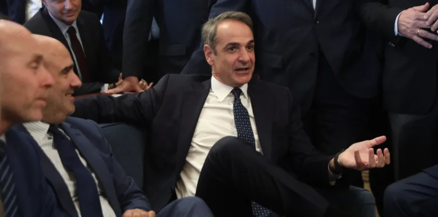 Κάνει το τραπέζι σε βουλευτές του ο Μητσοτάκης - Προϋπολογισμό και αγρότες θα έχει το μενού