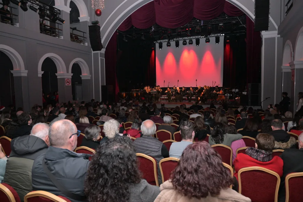 Μάγεψαν τα μουσικά σύνολα του Δημοτικού Ωδείου Πατρών ΦΩΤΟ