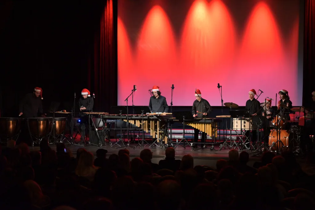 Μάγεψαν τα μουσικά σύνολα του Δημοτικού Ωδείου Πατρών ΦΩΤΟ