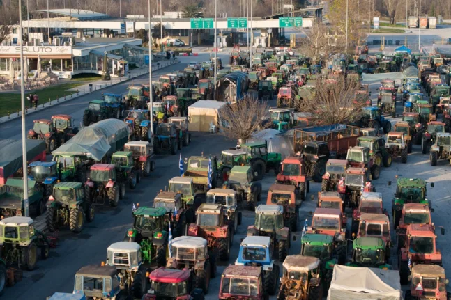 Αγρότες: Ανοίγουν τις μπάρες των διοδίων το σαββατοκύριακο - Κλιμακώνουν τις κινητοποιήσεις με «χειρονομίες υπέρ των πολιτών»