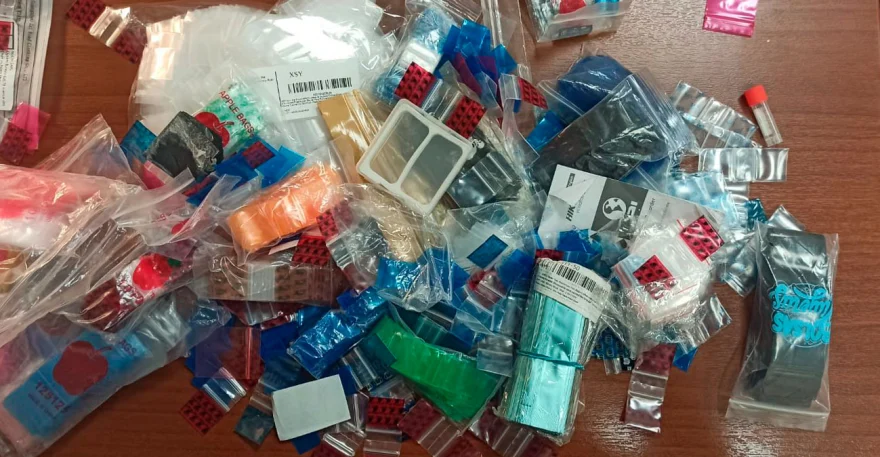 Σύλληψη γνωστού DJ στην Αθήνα: «Αποθήκη» ναρκωτικών το σπίτι του – Βρέθηκαν δεκάδες ουσίες και τιμοκατάλογος ΦΩΤΟ