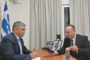 Δημήτρης Νατσιός: Σκληρή κριτική από τον πρόεδρο της «Νίκης» σε πολιτικούς – Τι είπε στην «Π» για Παιδεία, Εκκλησία και Ευρώπη, νέες ταυτότητες, πατριωτισμό και φασισμό