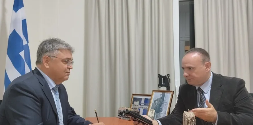 Δημήτρης Νατσιός: Σκληρή κριτική από τον πρόεδρο της «Νίκης» σε πολιτικούς - Τι είπε στην «Π» για Παιδεία, Εκκλησία και Ευρώπη, νέες ταυτότητες, πατριωτισμό και φασισμό