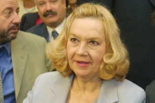 Πέθανε η χαρισματική συγγραφέας και ηθοποιός Ντόρα Γιαννακοπούλου