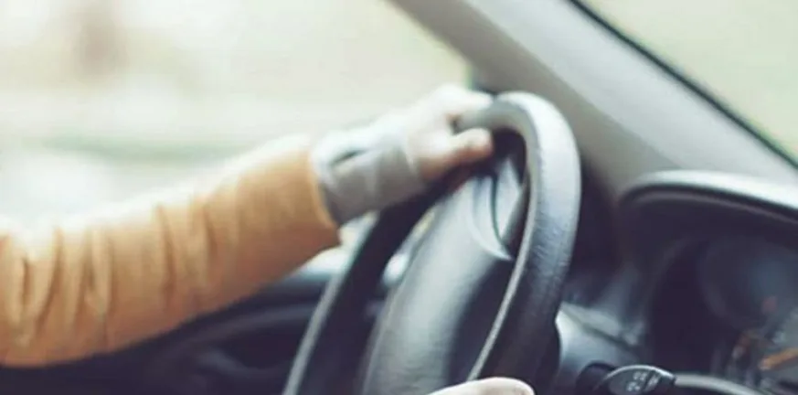 Ο χειμώνας πίσω από το τιμόνι: Το λάθος που κάνουν σχεδόν όλοι και τι μπορεί να μας κοστίσει