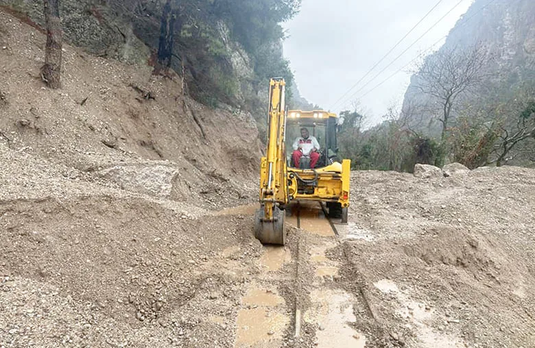 Οδοντωτός: Διακοπτό και Καλάβρυτα περιμένουν άμεσα την απάντηση Κυρανάκη - Κανείς δεν παίρνει ευθύνη πάνω του...