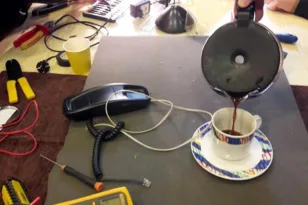 Πάτρα: Δράση της ΟΙΚΙΠΑ πίνεις καφέ και επισκευάζεις τις συσκευές σου