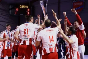 Με Ατανασίεβιτς και χρώμα Πάτρας ο Ολυμπιακός πανηγύρισε την κατάκτηση του League Cup «Νίκος Σαμαράς»