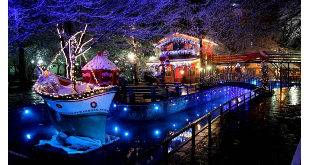 Χριστούγεννα 2025: Θεματικά πάρκα και ορεινοί προορισμοί γεμάτοι επισκέπτες Χριστούγεννα 2025: Θεματικά πάρκα και ορεινοί προορισμοί γεμάτοι επισκέπτες