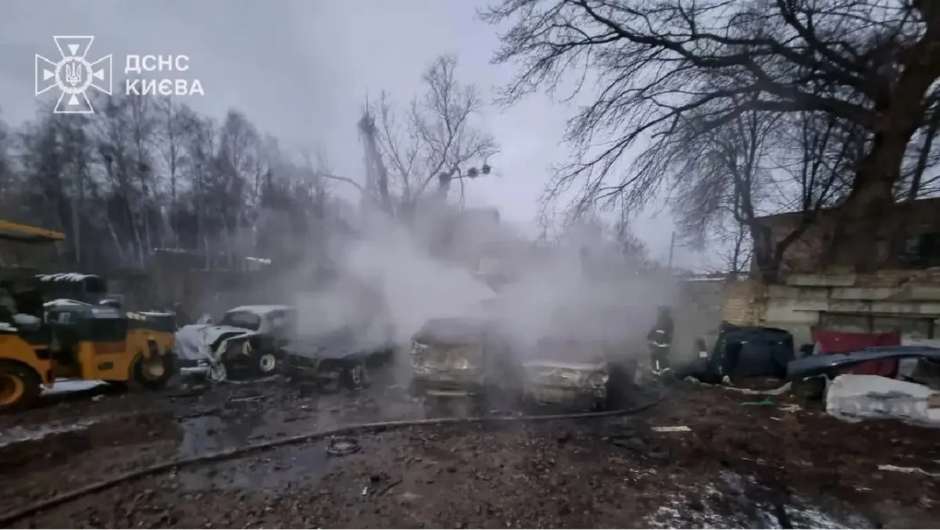 Ρωσικοί πύραυλοι στο Κίεβο πριν τη συνάντηση Βολοντίμιρ Ζελένσκι – Ντόναλντ Τραμπ: Κρίσιμες διαπραγματεύσεις για τον πόλεμο