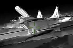 ΒΙΝΤΕΟ – Κριμαία: Ρωσικό αεροσκάφος και στρατιωτικό ραντάρ χτύπησαν οι Ουκρανοί