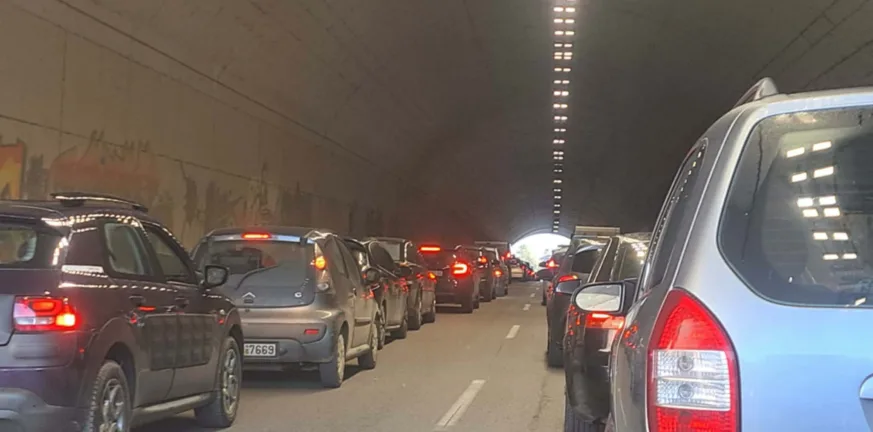 Πάτρα - αγροτικά μπλόκα: Ουρές χιλιόμετρων στην μίνι περιμετρική, ποιες περιοχές έχουν επιβαρυνθεί  ΦΩΤΟ