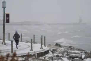 ΗΠΑ: Πάνω από 1.100 πτήσεις ακυρώθηκαν λόγω «παγωμένης καταιγίδας»