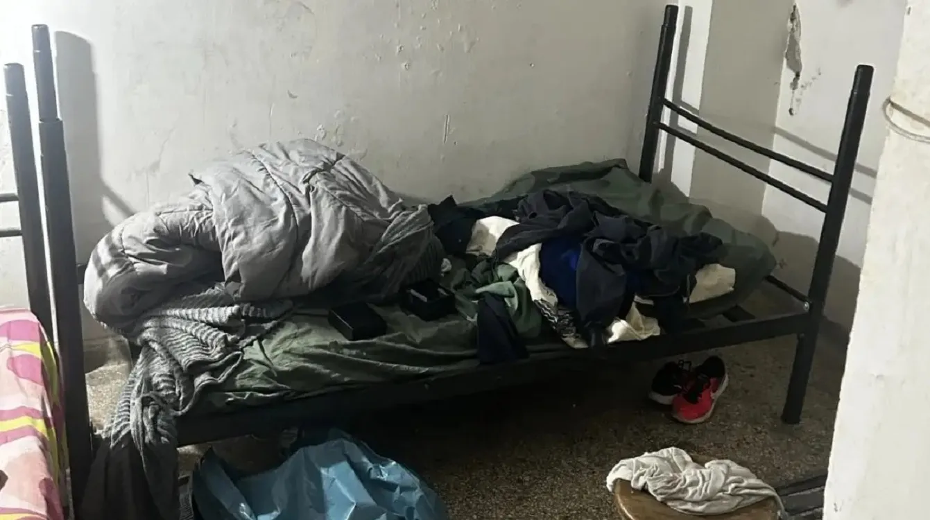 Πώς δρούσε το κύκλωμα που εκμεταλλευόταν ανήλικους για λαθραία τσιγάρα: Τα υπόγεια, οι στρατολόγοι και το “χρέος” ΦΩΤΟ