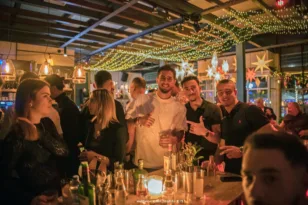 Χαμόγελα και ευχές στο Χριστουγεννιάτικο πάρτι του Παναιγιάλειου