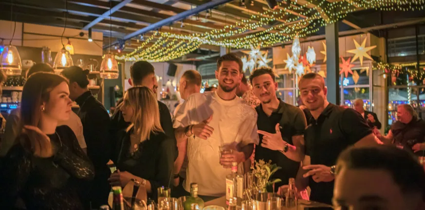 Χαμόγελα και ευχές στο Χριστουγεννιάτικο πάρτι του Παναιγιάλειου