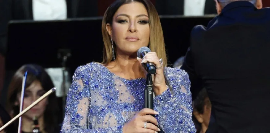 Παραμένει στο νοσοκομείο η Έλενα Παπαρίζου, τα νεότερα για την υγεία της